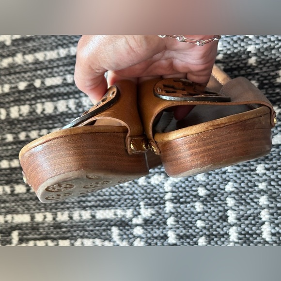 Tory Burch Leather Shoes Wedge Mule Sandals Patti Tan Wooden Platform Heels  8.5 - Picture 10 of 12